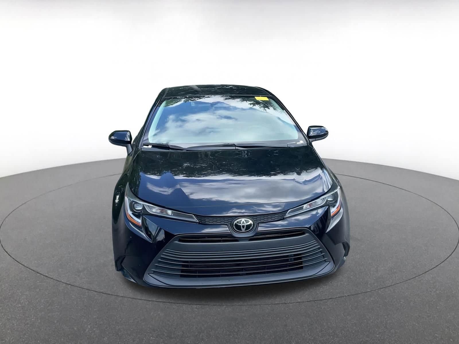 Thumbnail: 2023 Toyota Corolla - 3