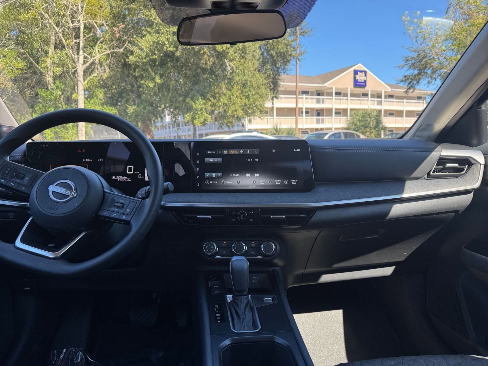 Thumbnail: 2025 Nissan Kicks - 18