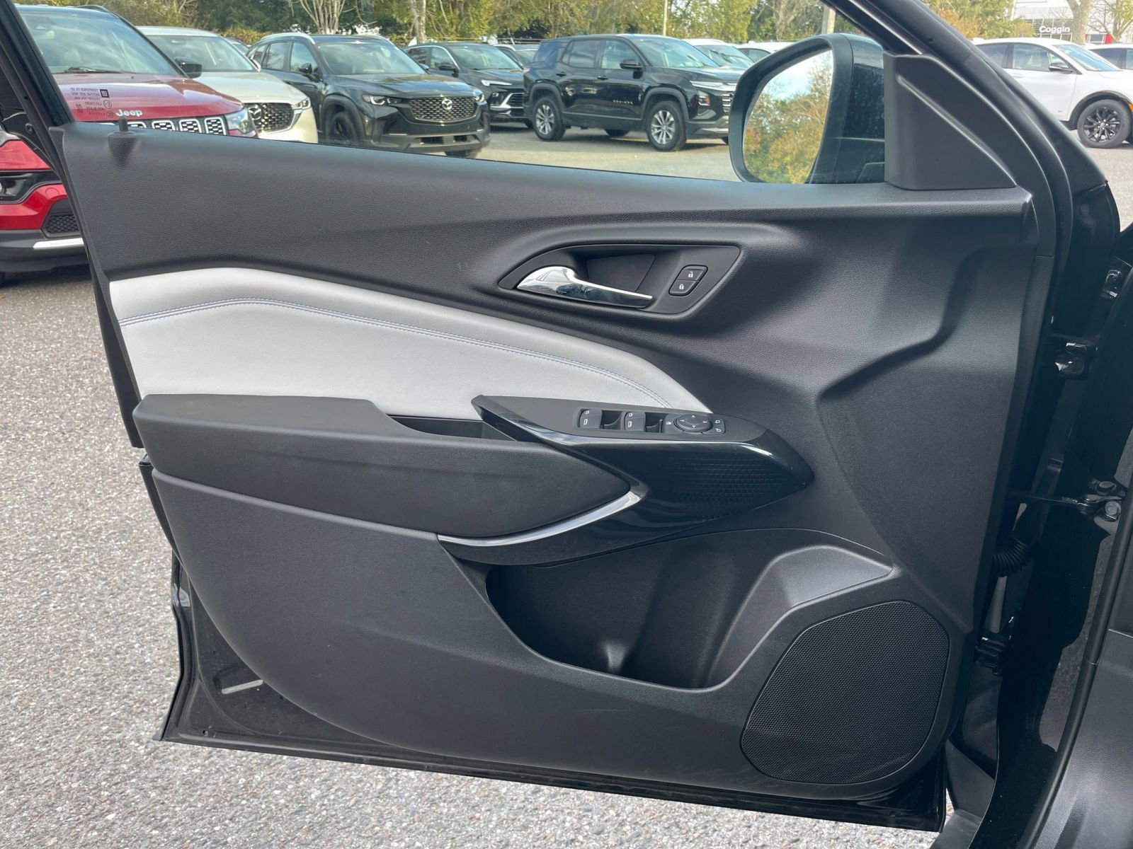 Thumbnail: 2025 Chevrolet Trax - 20