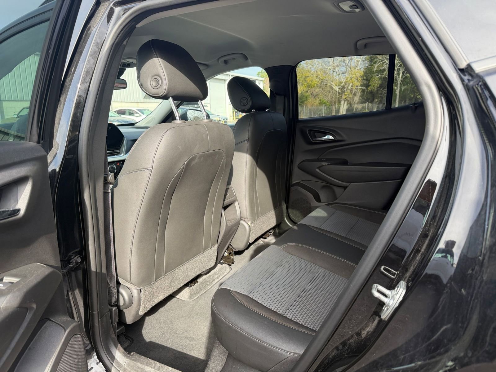 Thumbnail: 2025 Chevrolet Trax - 25