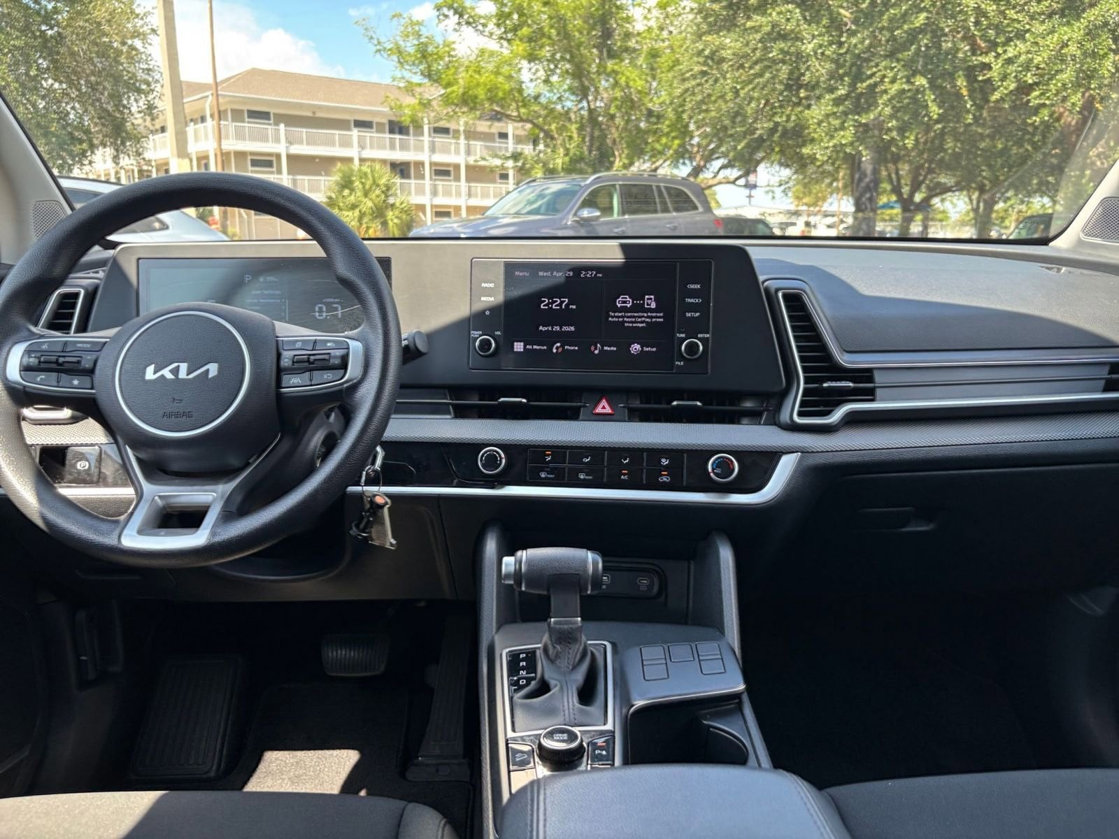 Thumbnail: 2025 Kia Sportage - 17