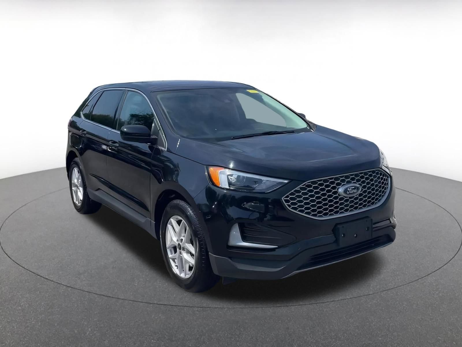Thumbnail: 2023 Ford Edge - 4