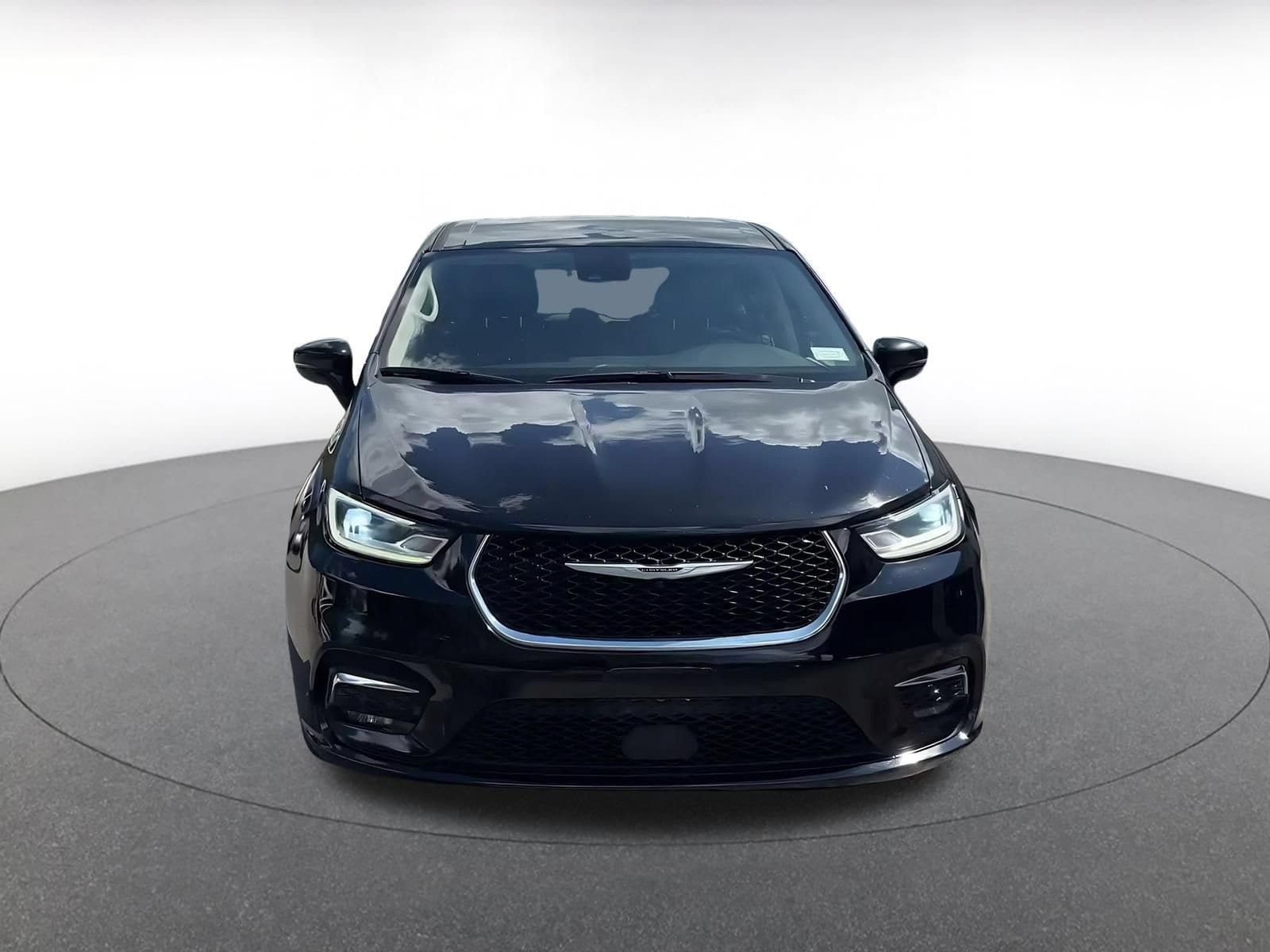 Thumbnail: 2024 Chrysler Pacifica - 3