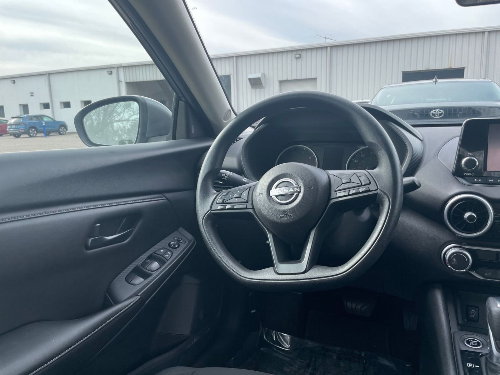 Thumbnail: 2025 Nissan Sentra - 32