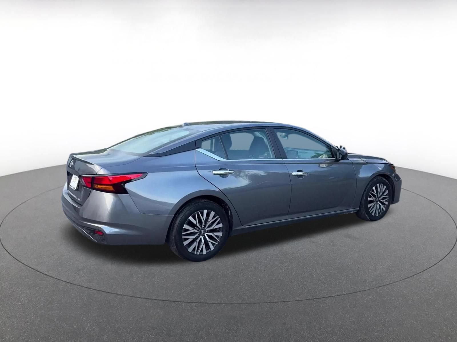Thumbnail: 2025 Nissan Altima - 10