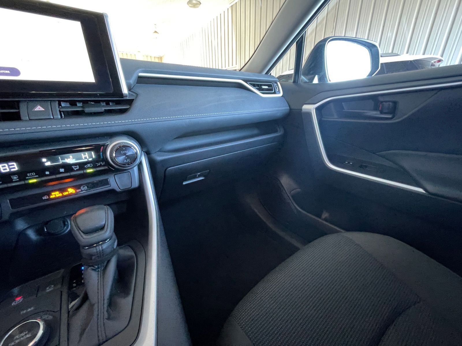 Thumbnail: 2025 Toyota RAV4 - 33