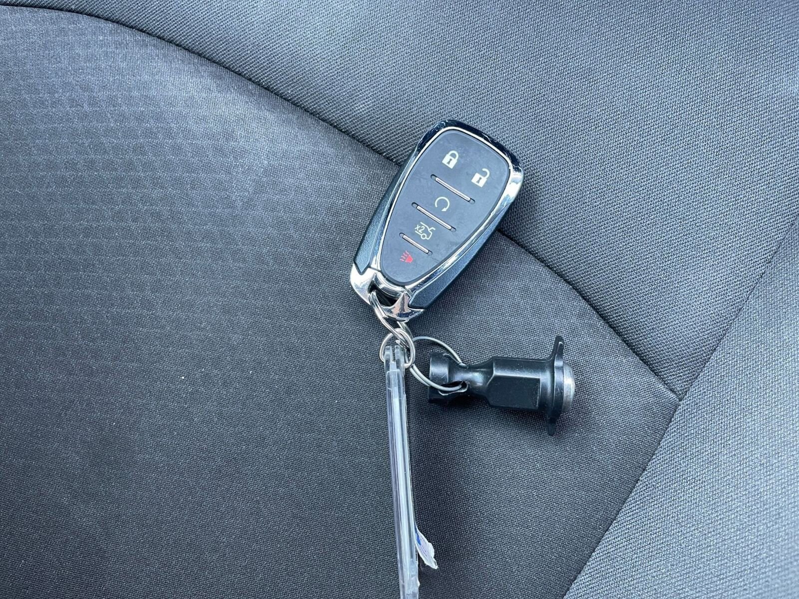 Thumbnail: 2023 Chevrolet Malibu - 21