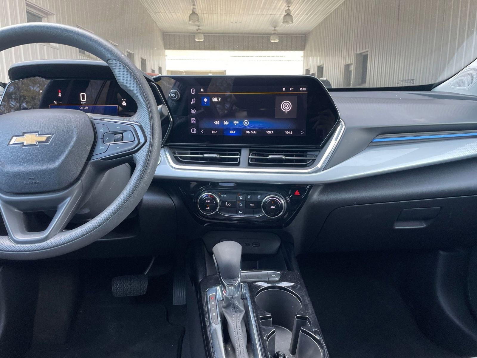 Thumbnail: 2025 Chevrolet Trax - 17