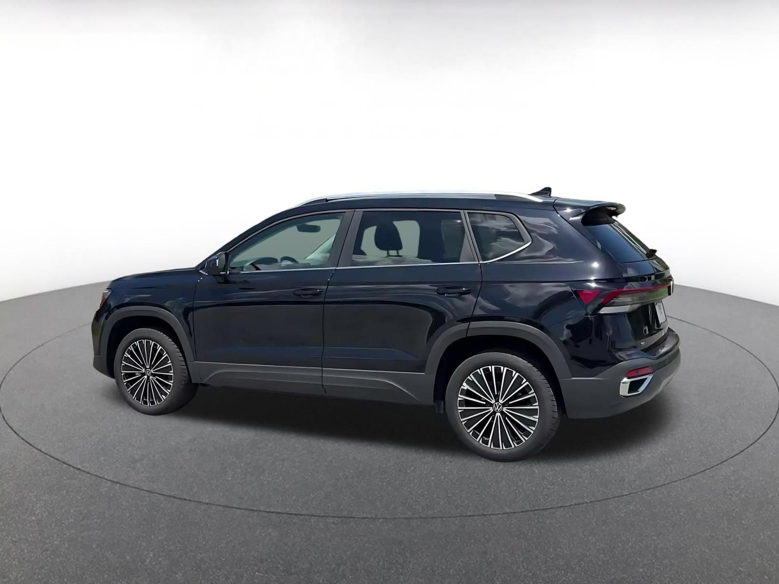 Thumbnail: 2026 Volkswagen Taos - 9