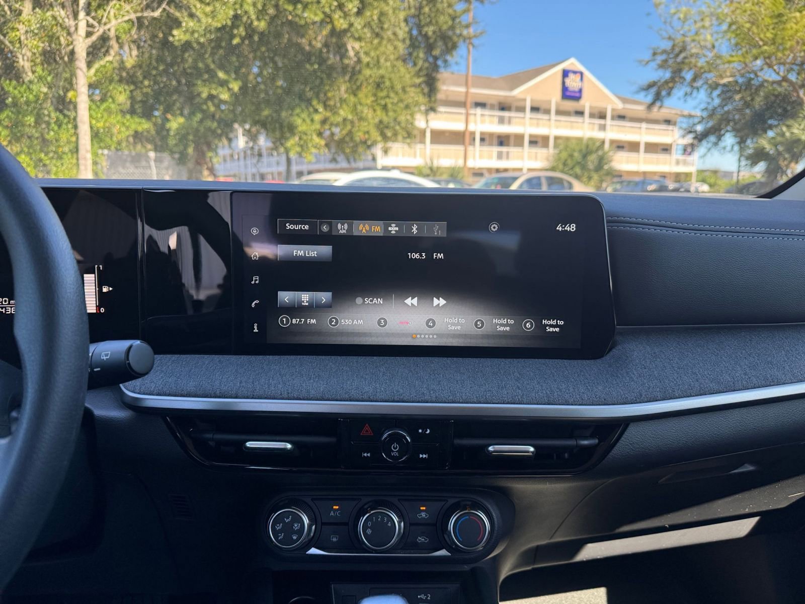 Thumbnail: 2025 Nissan Kicks - 21