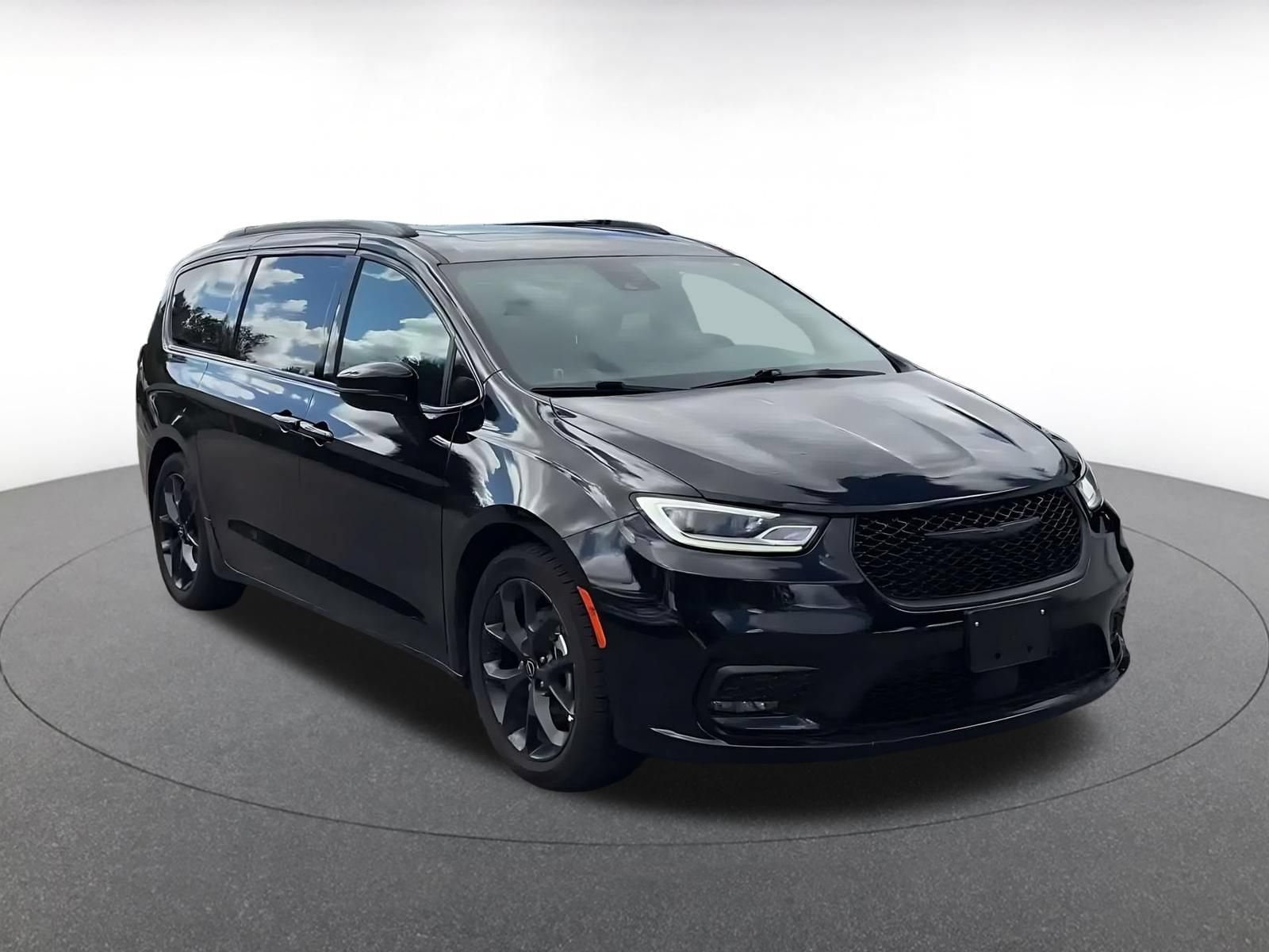 Thumbnail: 2025 Chrysler Pacifica - 2