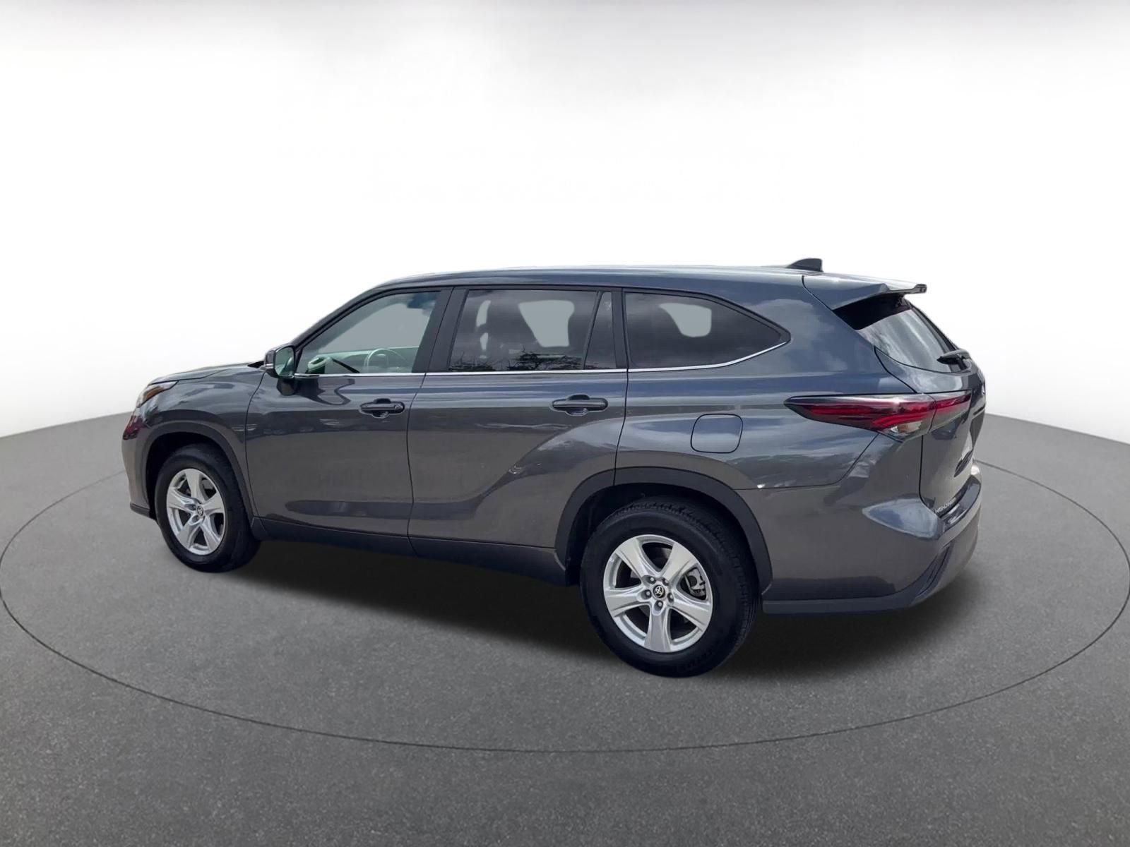 Thumbnail: 2025 Toyota Highlander - 9