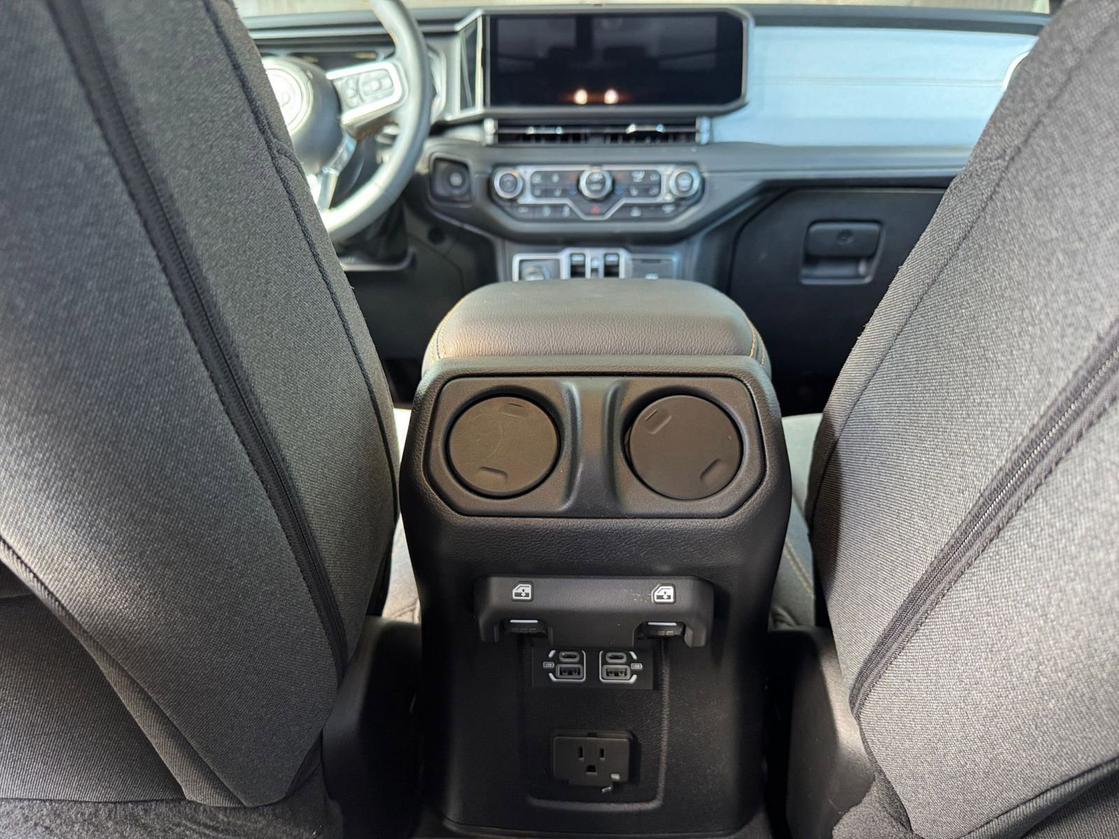 Thumbnail: 2025 Jeep Wrangler - 23