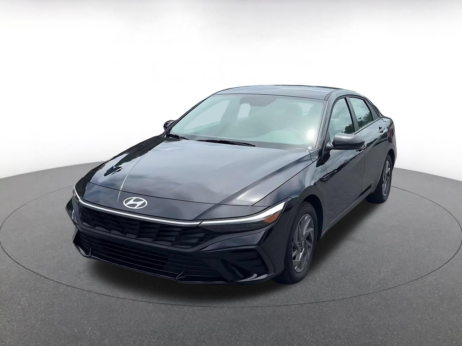 Thumbnail: 2026 Hyundai Elantra - 4