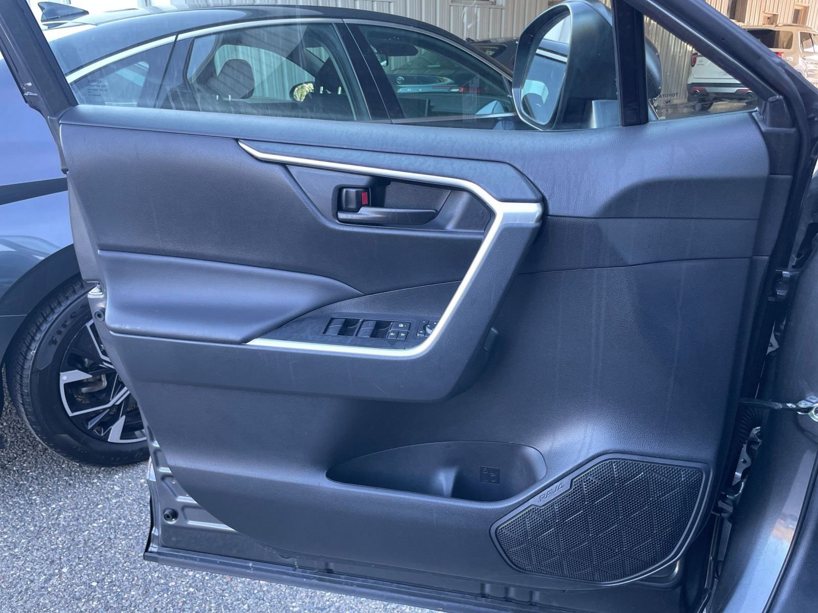 Thumbnail: 2025 Toyota RAV4 - 20