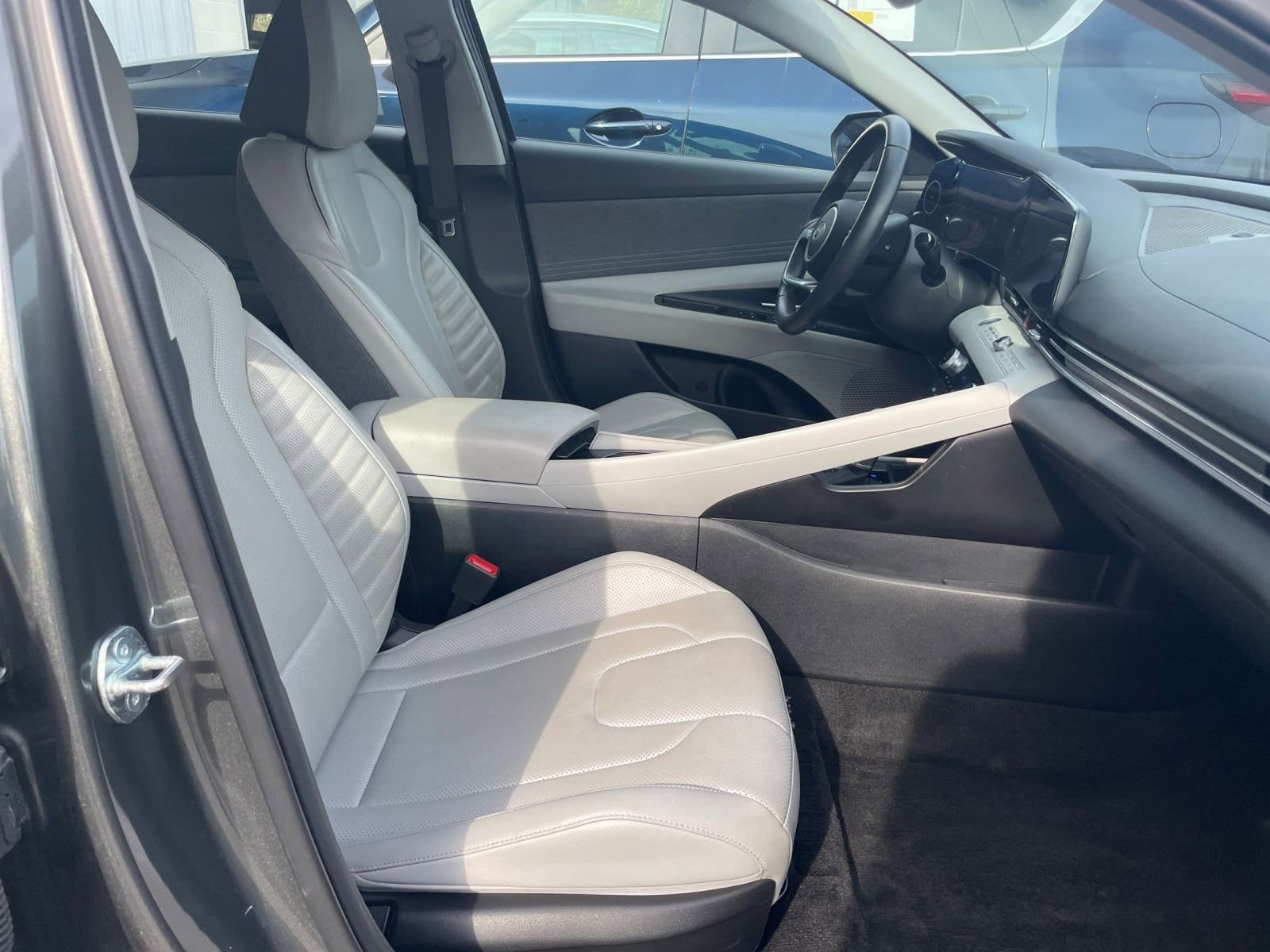 Thumbnail: 2025 Hyundai Elantra - 25