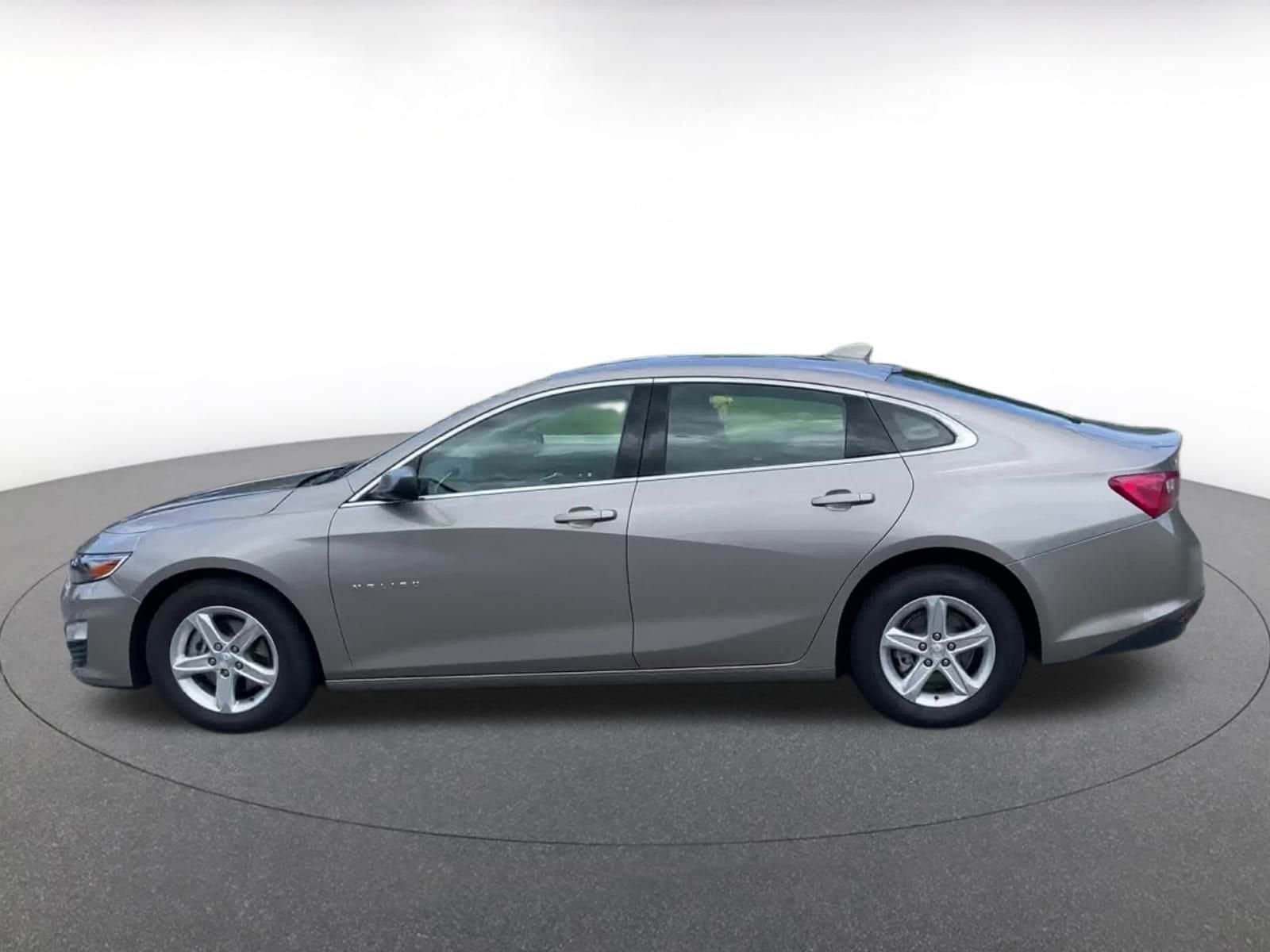 Thumbnail: 2024 Chevrolet Malibu - 9