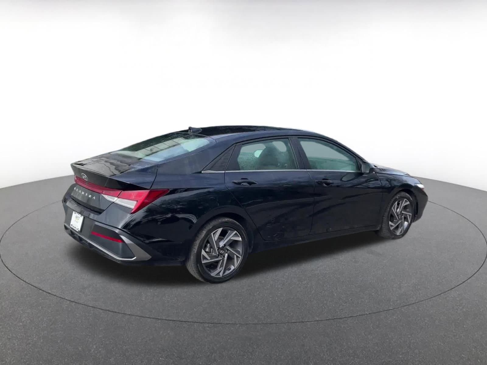 Thumbnail: 2025 Hyundai Elantra - 14