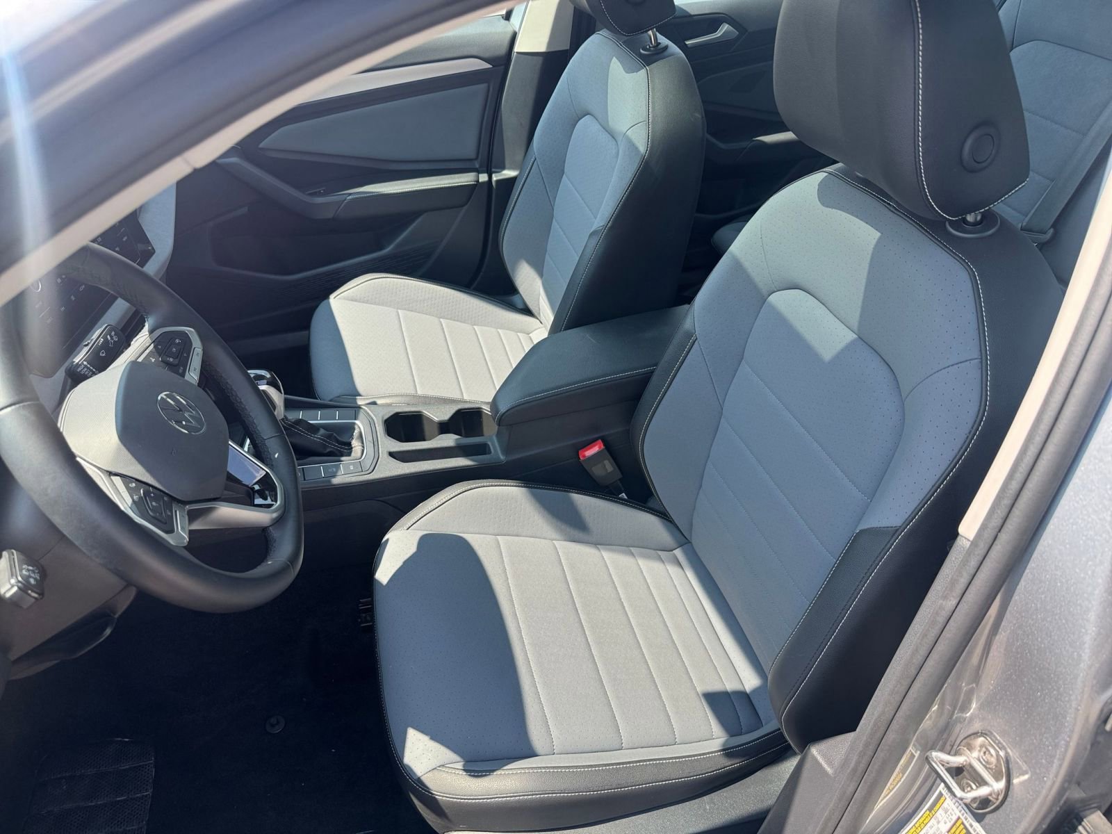 Thumbnail: 2025 Volkswagen Jetta - 35