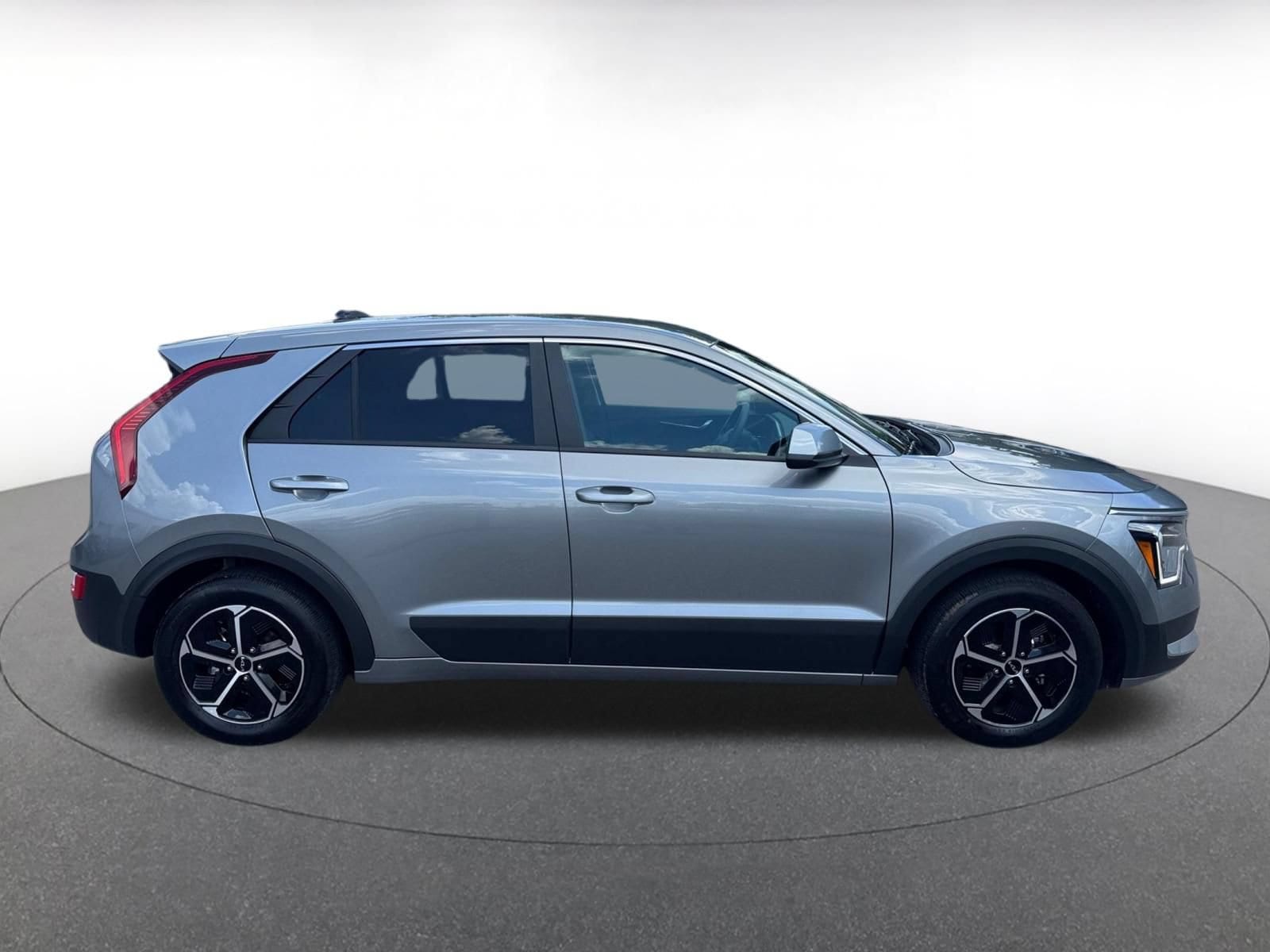 Thumbnail: 2026 Kia Niro - 15