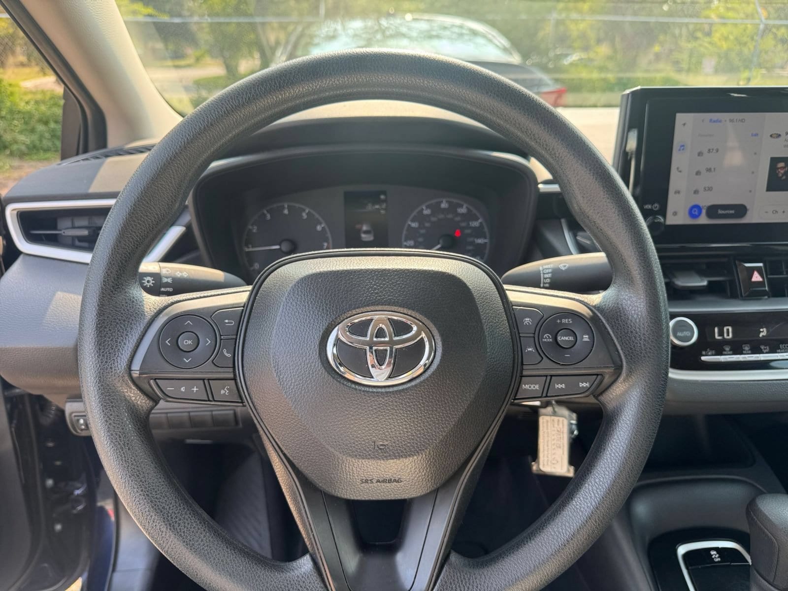 Thumbnail: 2025 Toyota Corolla - 26