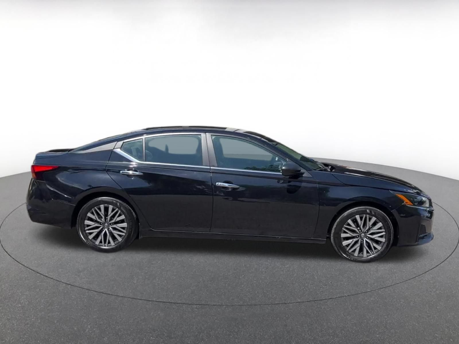 Thumbnail: 2025 Nissan Altima - 16