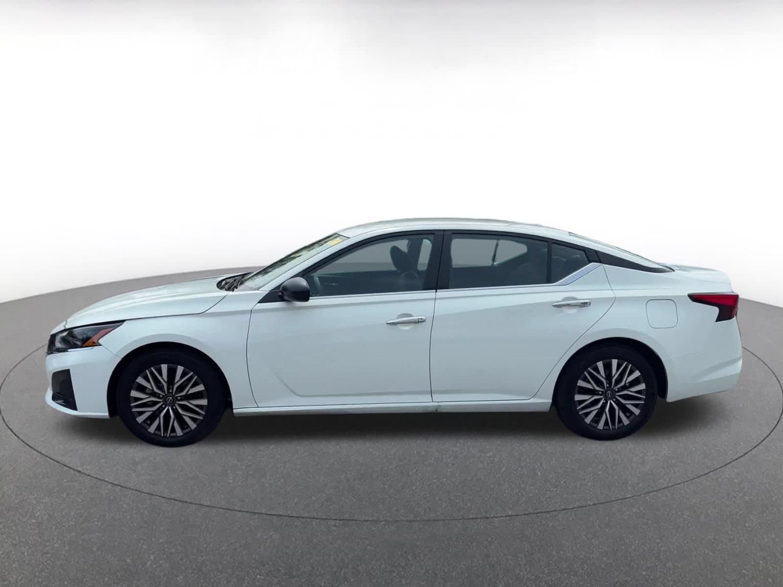 Thumbnail: 2025 Nissan Altima - 8