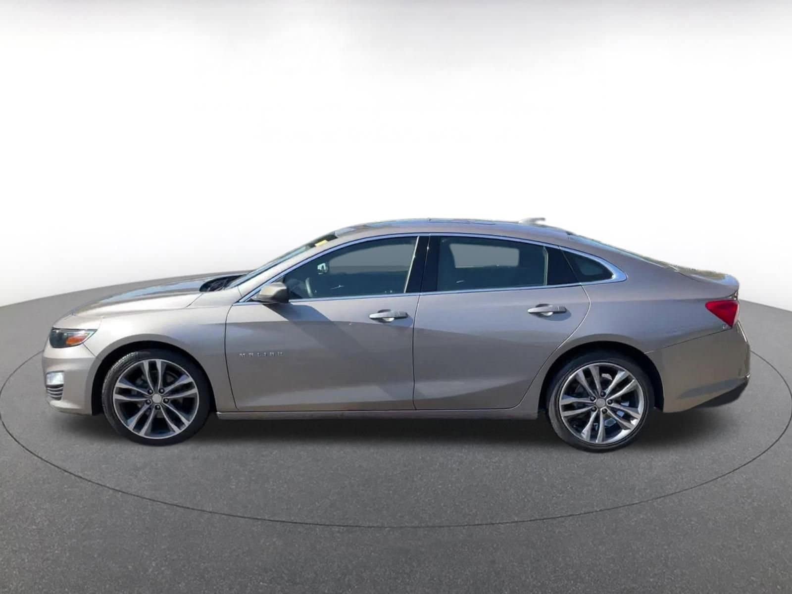 Thumbnail: 2023 Chevrolet Malibu - 8