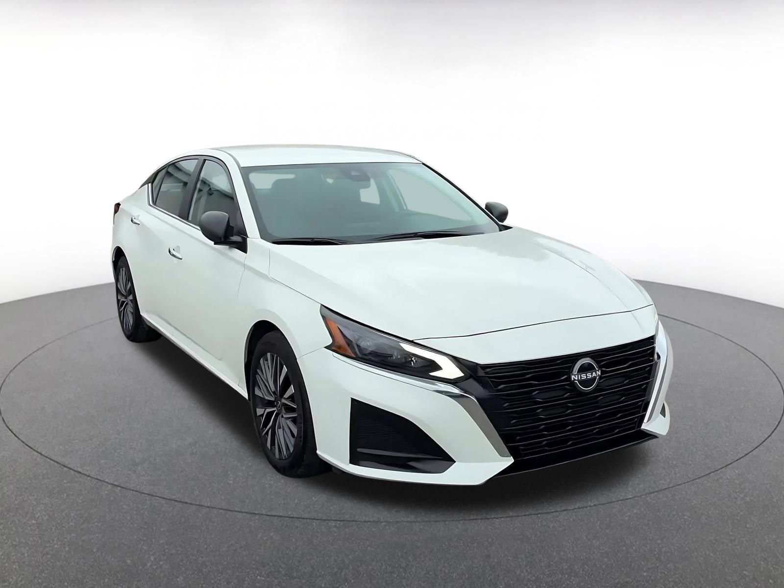 Thumbnail: 2025 Nissan Altima - 2