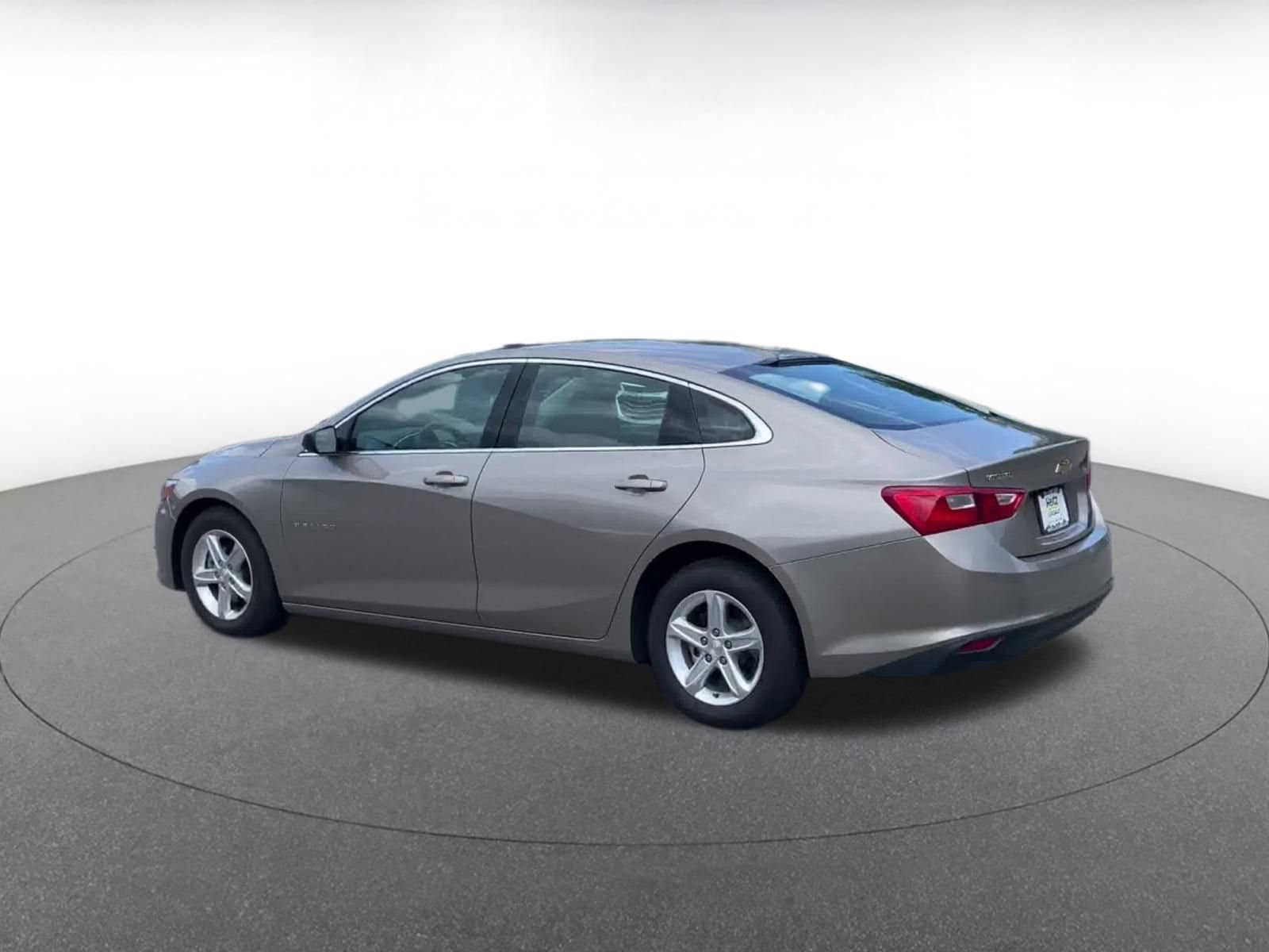 Thumbnail: 2024 Chevrolet Malibu - 10