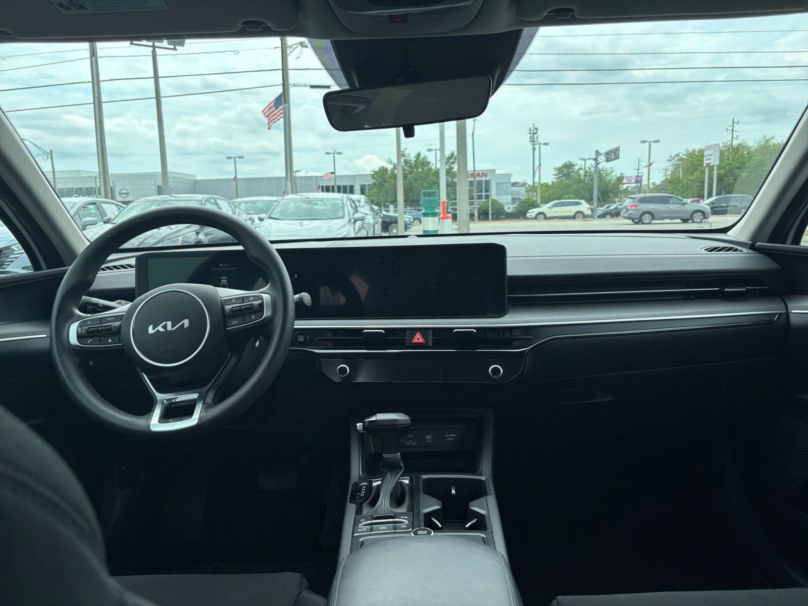 Thumbnail: 2025 Kia K5 - 32