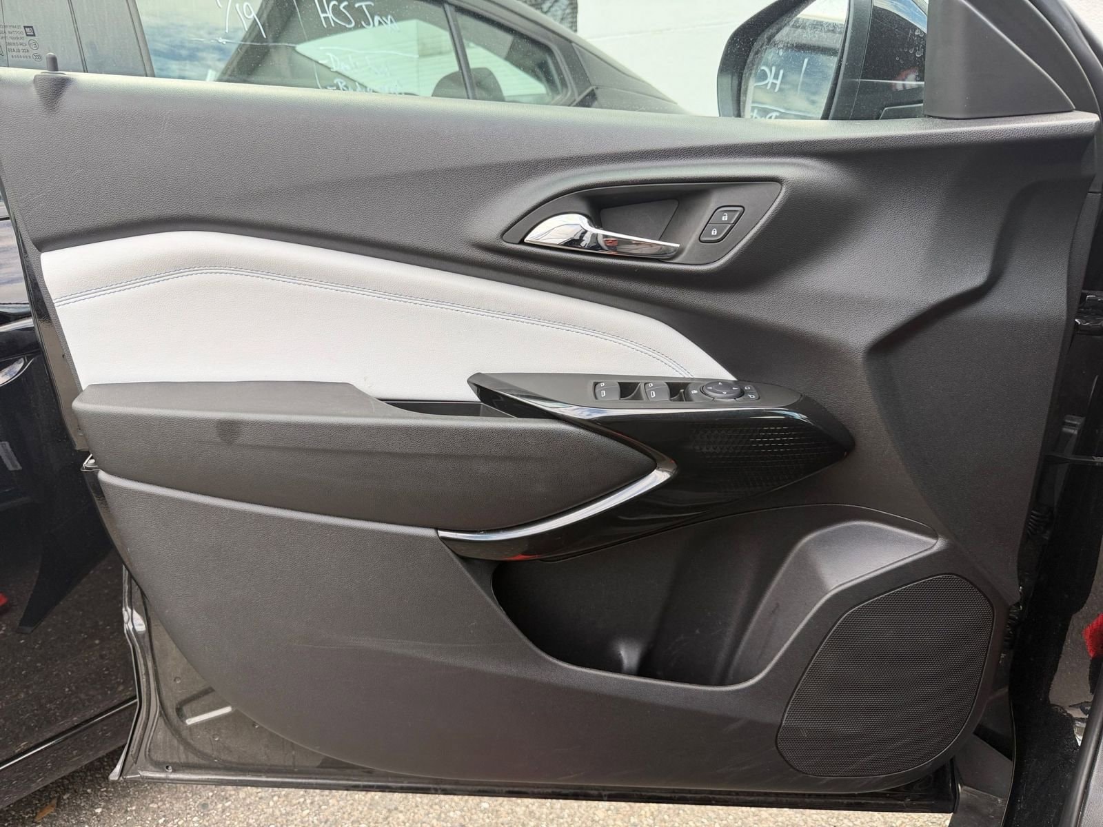 Thumbnail: 2025 Chevrolet Trax - 18