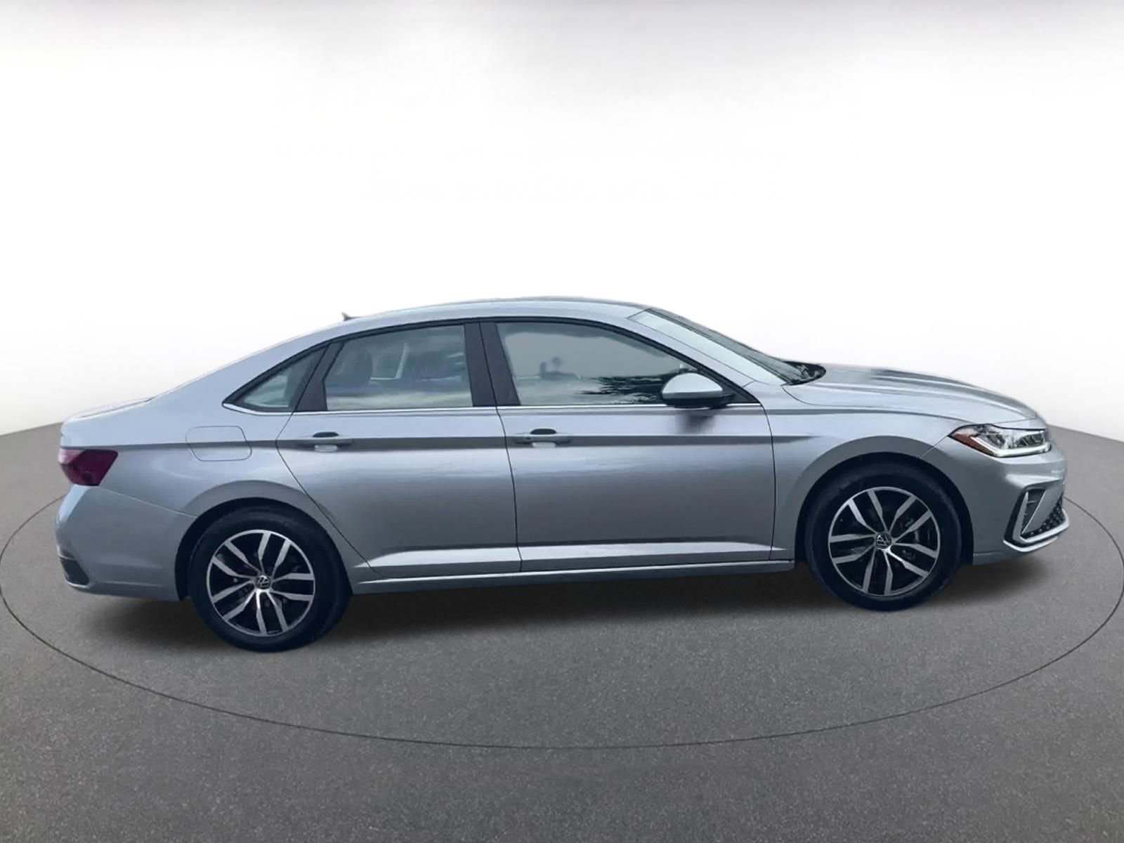 Thumbnail: 2025 Volkswagen Jetta - 16