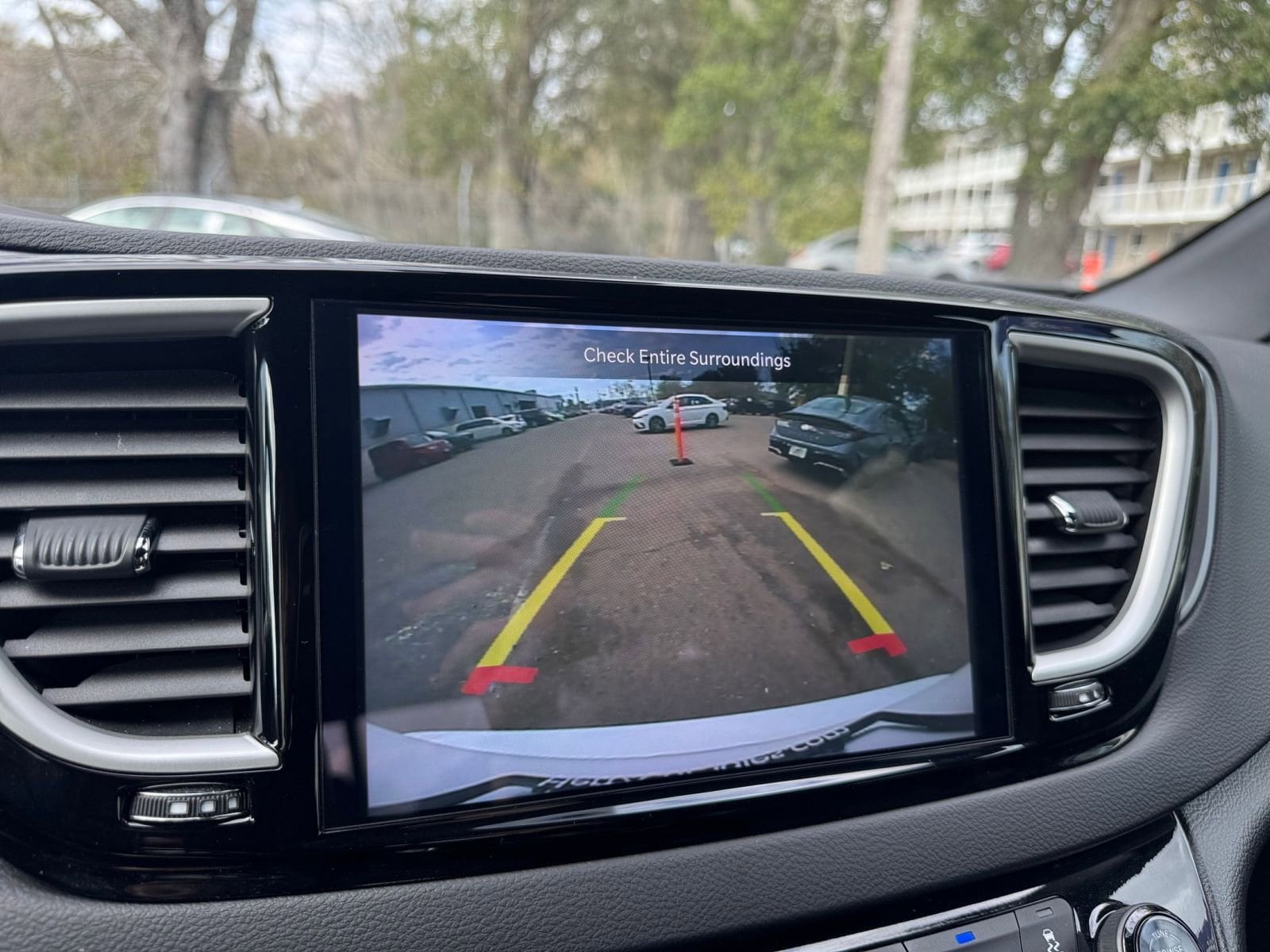 Thumbnail: 2025 Chrysler Pacifica - 24