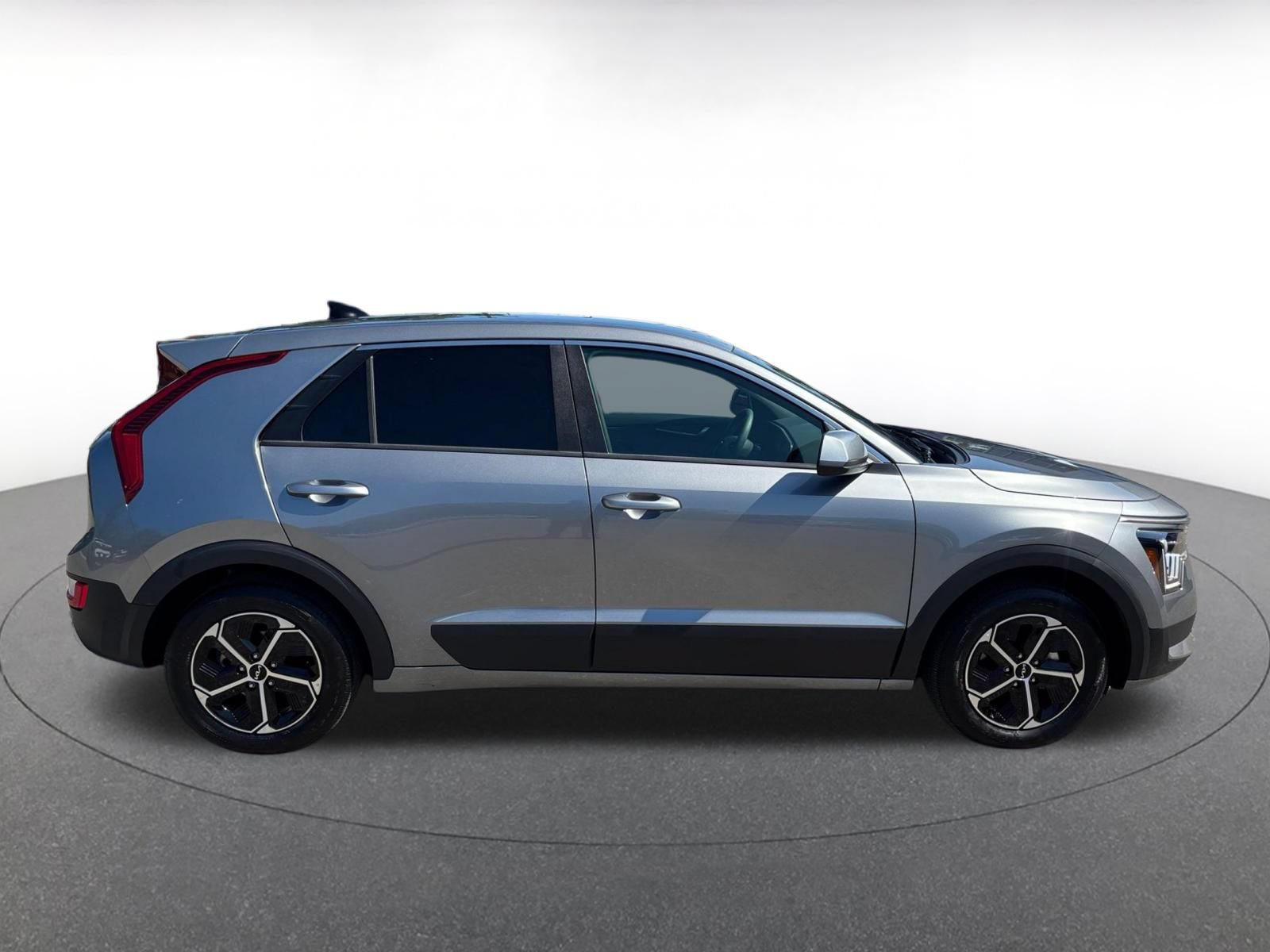 Thumbnail: 2026 Kia Niro - 15