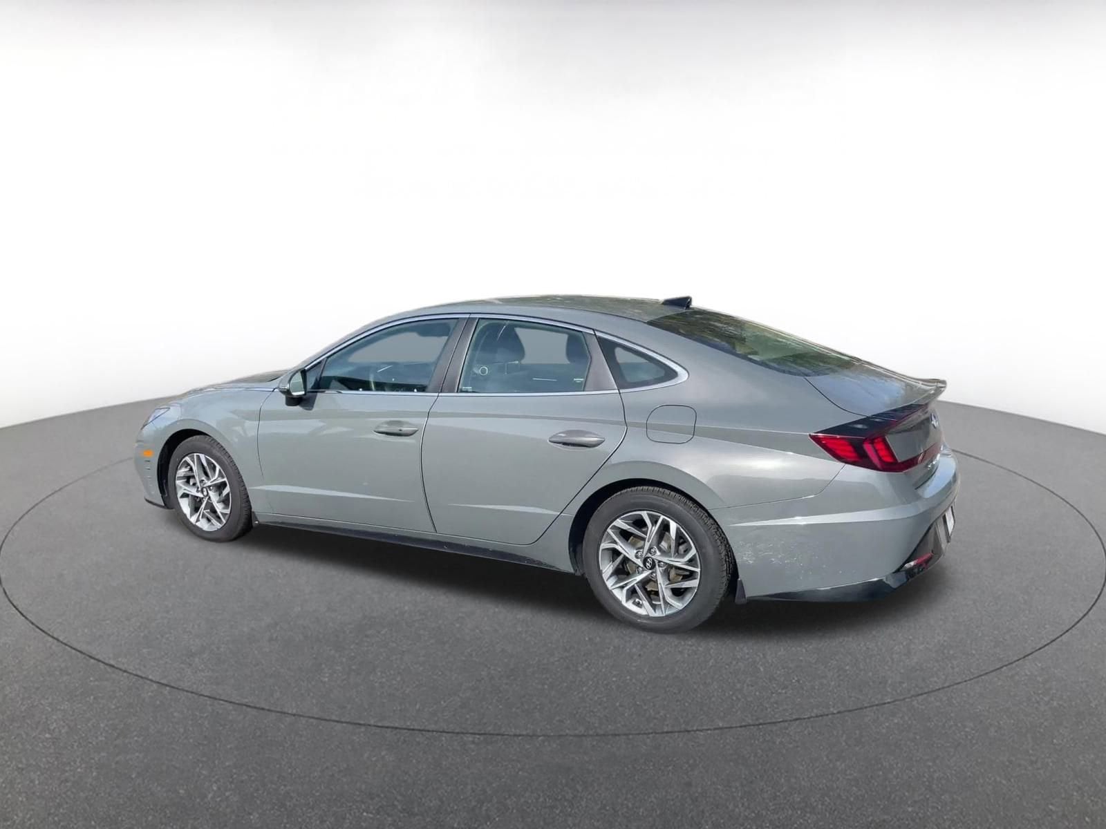 Thumbnail: 2023 Hyundai Sonata - 9