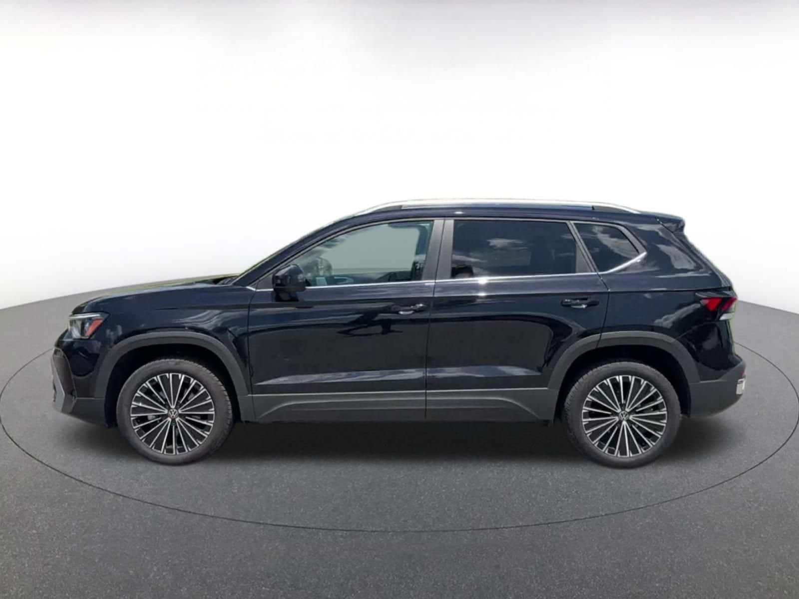 Thumbnail: 2026 Volkswagen Taos - 8