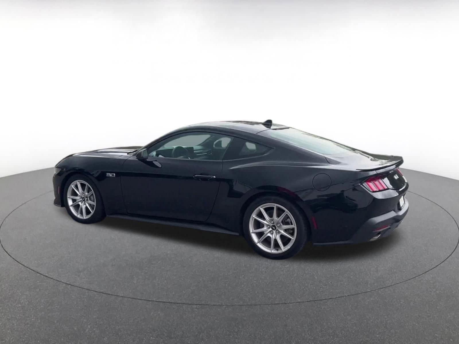 Thumbnail: 2025 Ford Mustang - 9