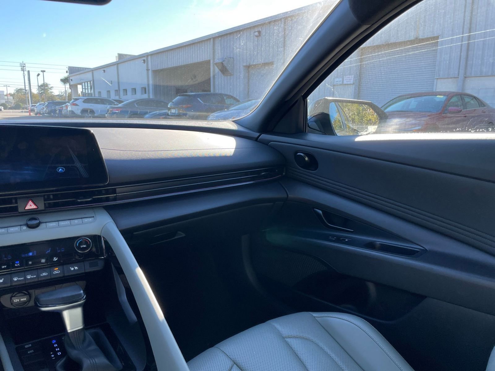 Thumbnail: 2025 Hyundai Elantra - 33