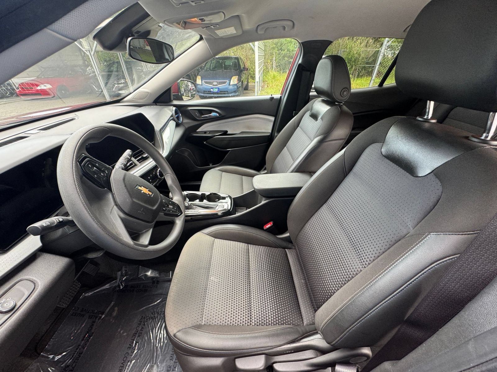 Thumbnail: 2025 Chevrolet Trax - 21