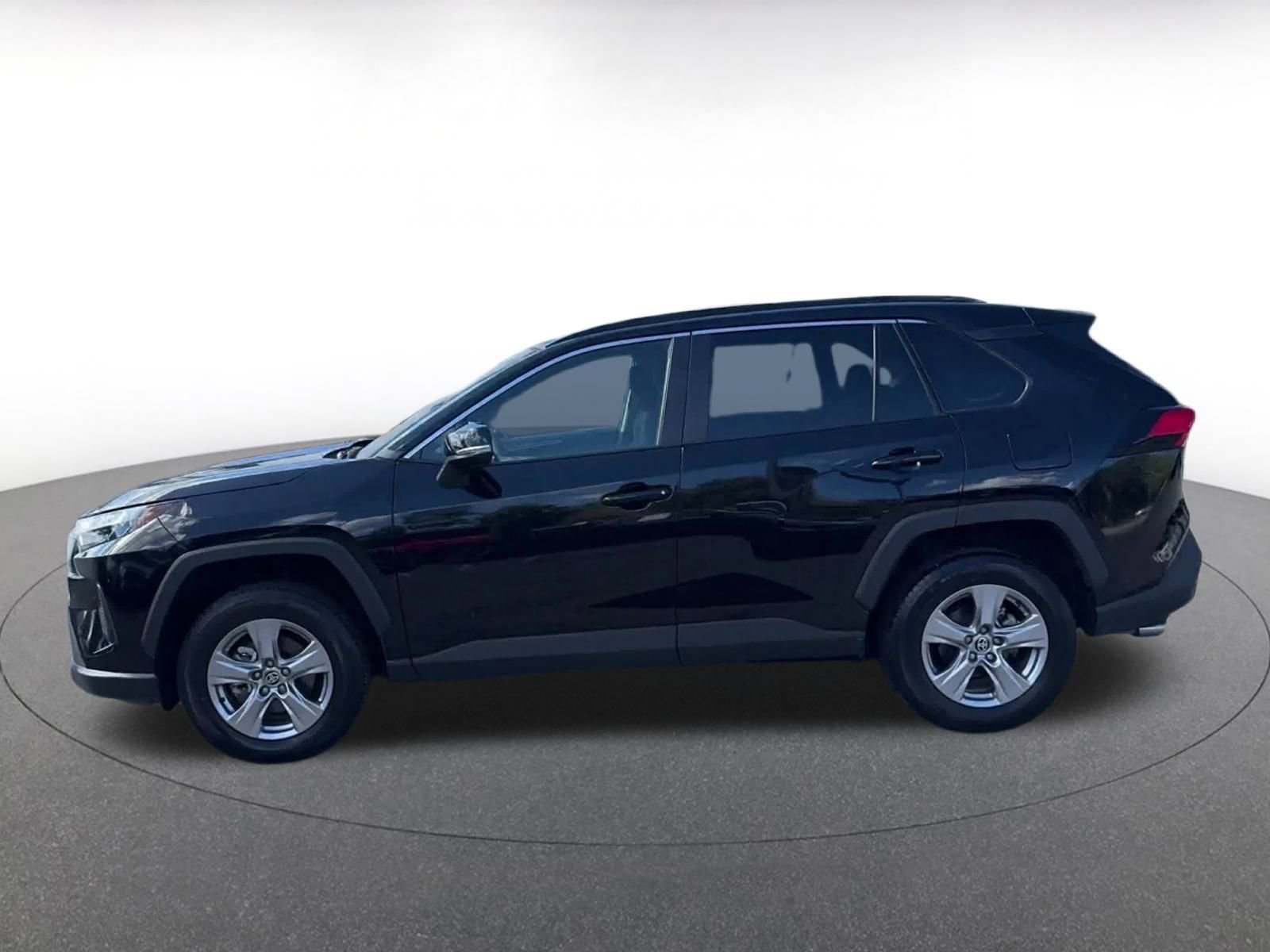 Thumbnail: 2025 Toyota RAV4 - 8
