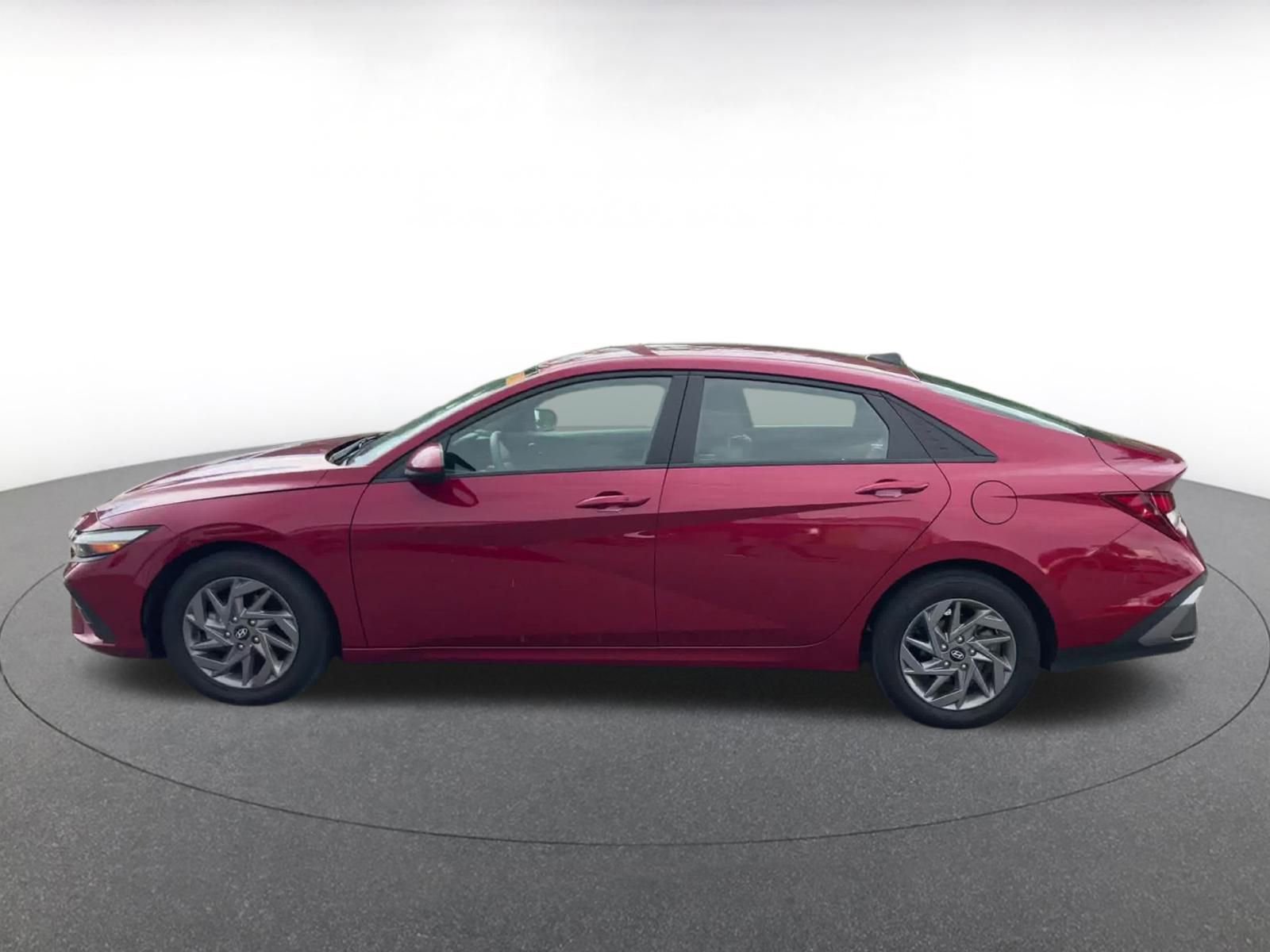 Thumbnail: 2024 Hyundai Elantra - 9