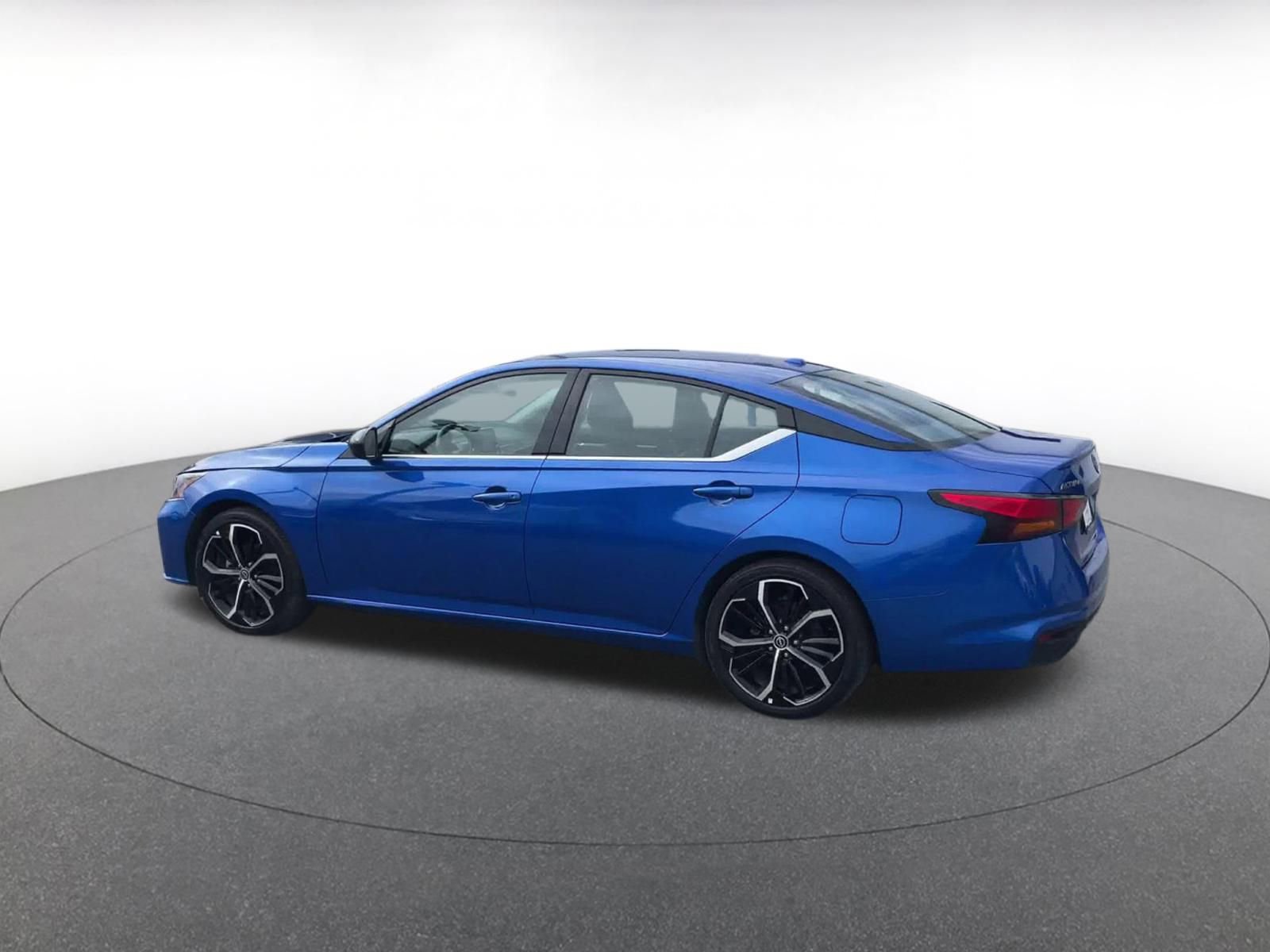 Thumbnail: 2025 Nissan Altima - 9