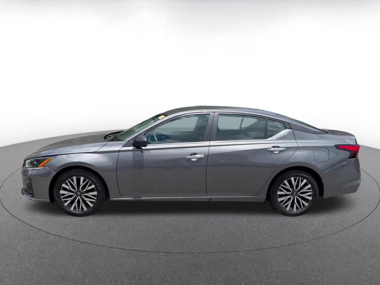 Thumbnail: 2025 Nissan Altima - 8