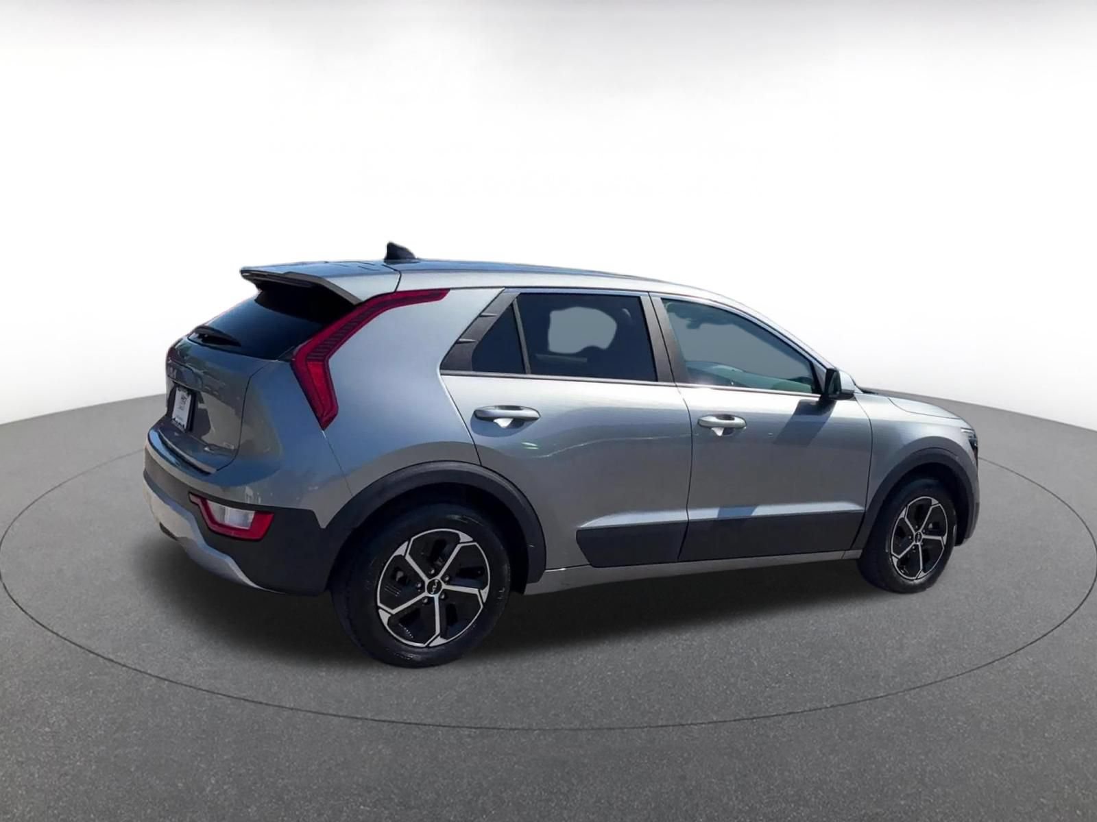 Thumbnail: 2026 Kia Niro - 14