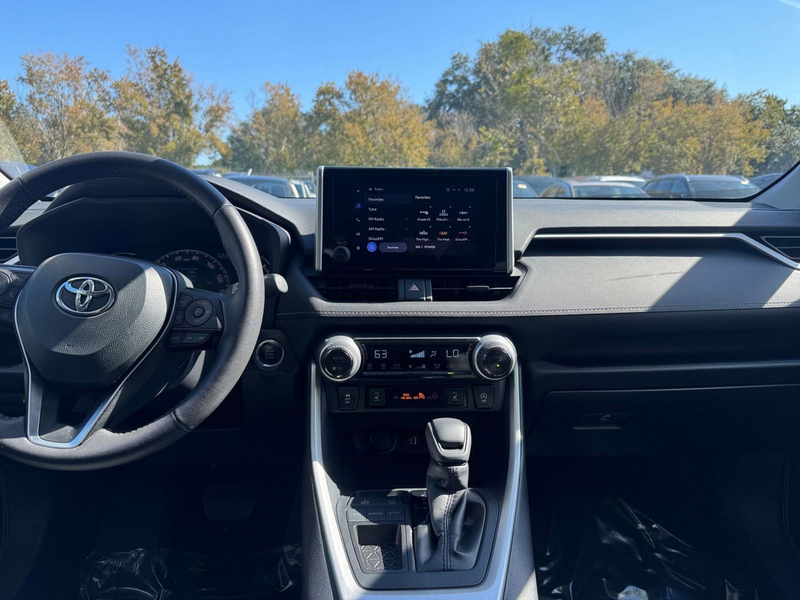 Thumbnail: 2025 Toyota RAV4 - 18