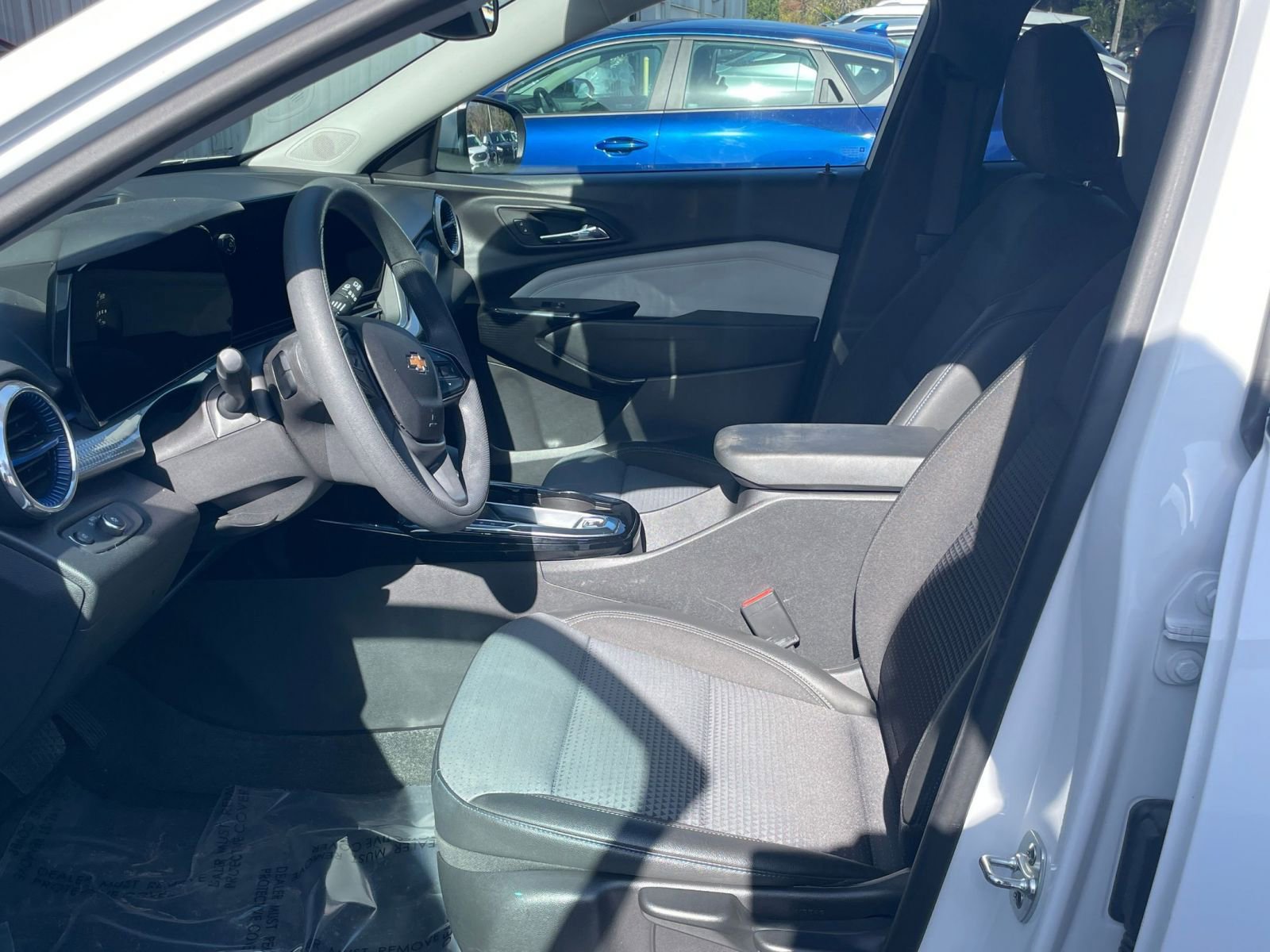 Thumbnail: 2025 Chevrolet Trax - 24