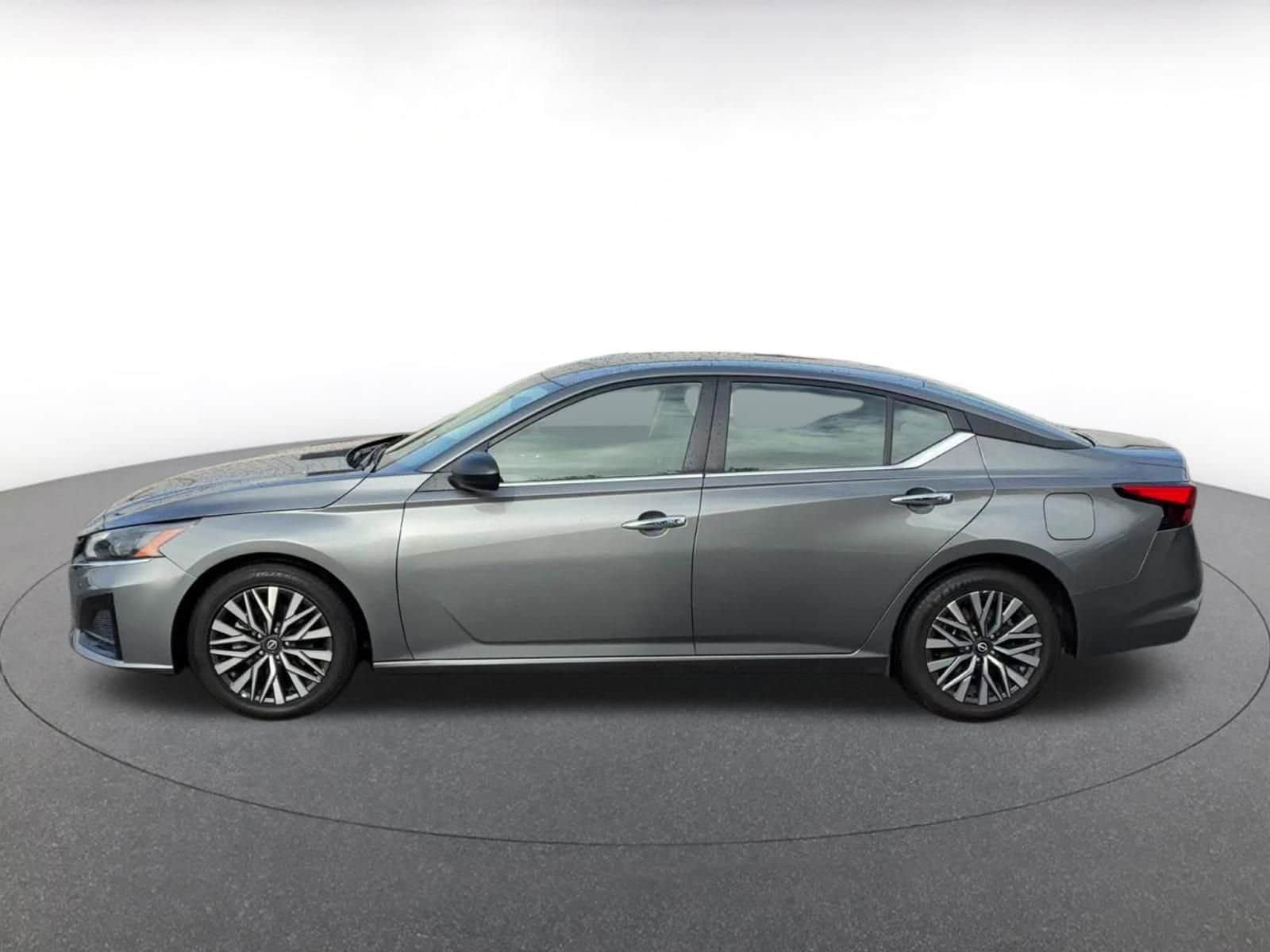 Thumbnail: 2025 Nissan Altima - 8