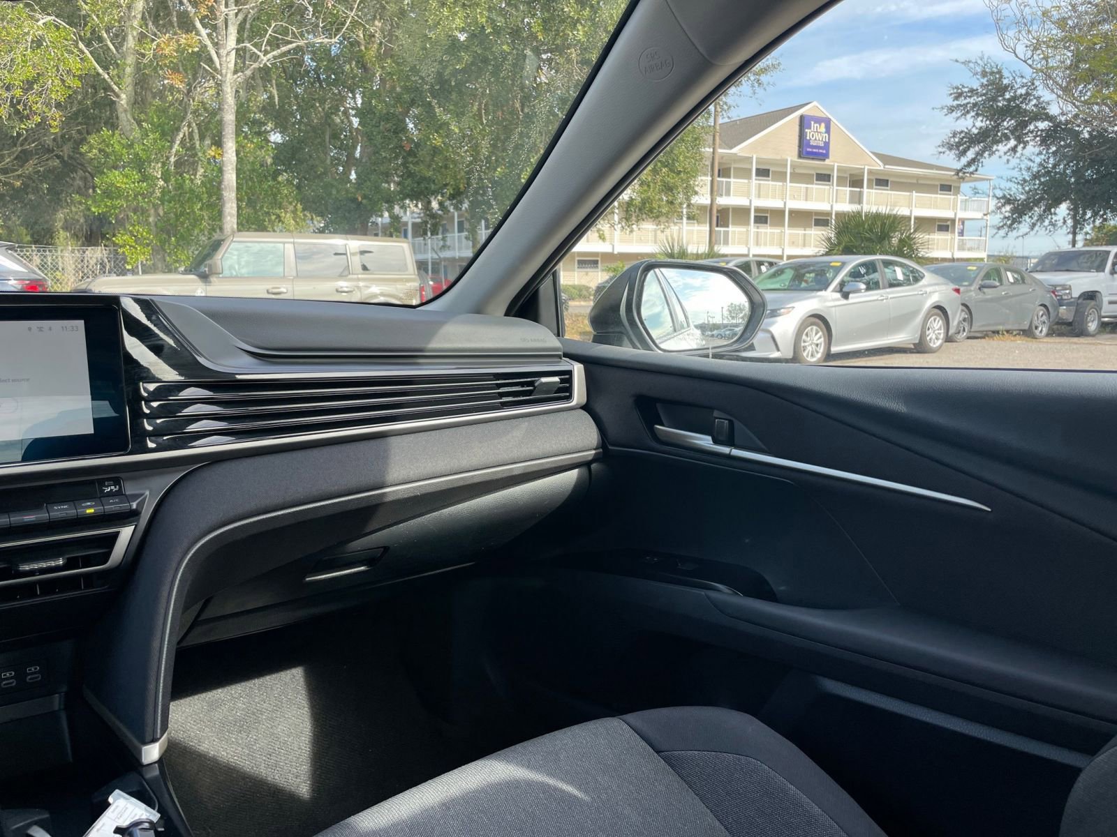 Thumbnail: 2025 Toyota Camry - 34