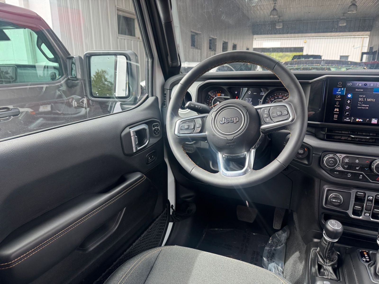 Thumbnail: 2025 Jeep Wrangler - 33